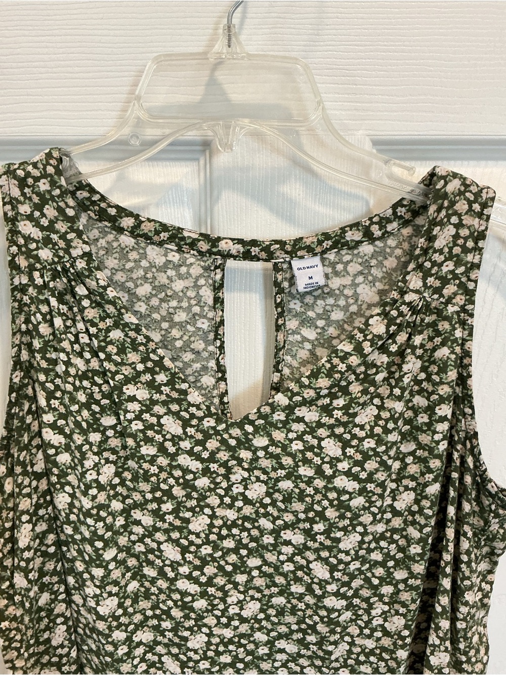 Old Navy Ladies Floral Tank Top Size Medium - Picture 2 of 6